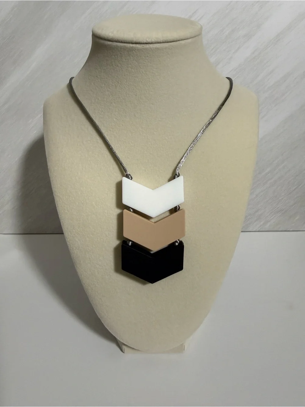 Itzy Ritzy Chevron Teething Necklace
